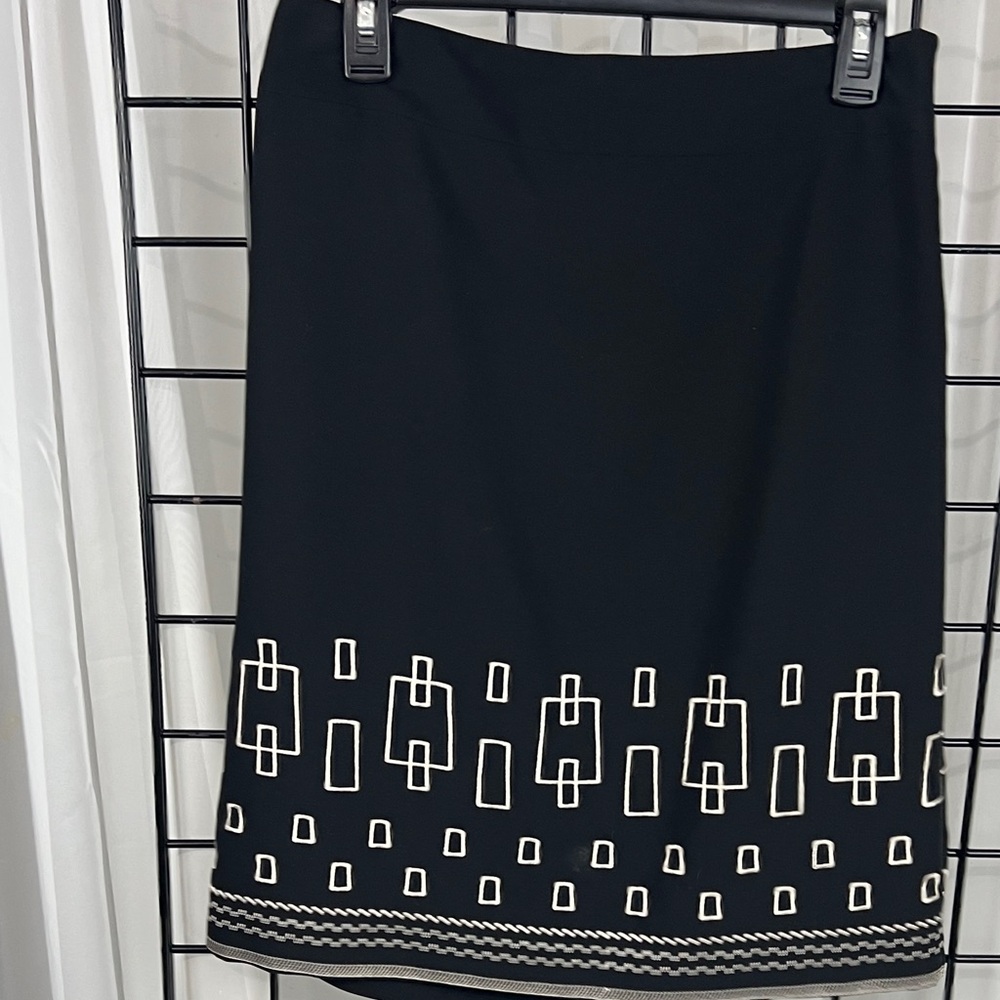 Chic Black Geometric Pencil Skirt